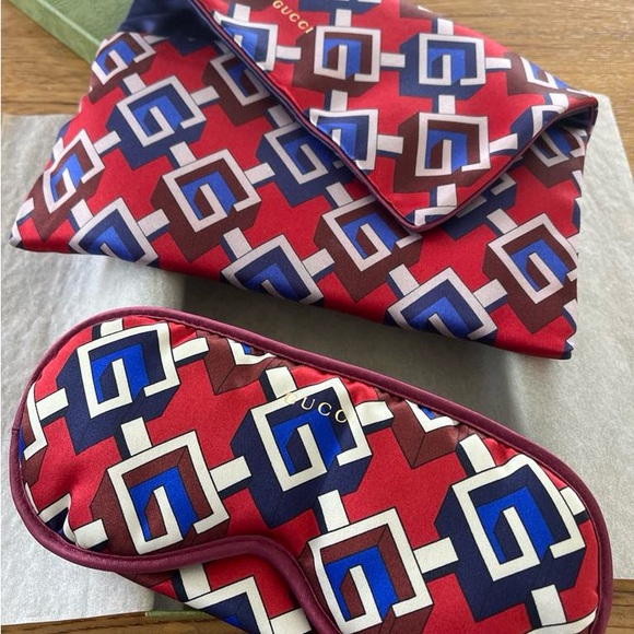 GUCCI Travel accessories geometric G print eye mask with pouch - Picture 3 of 8